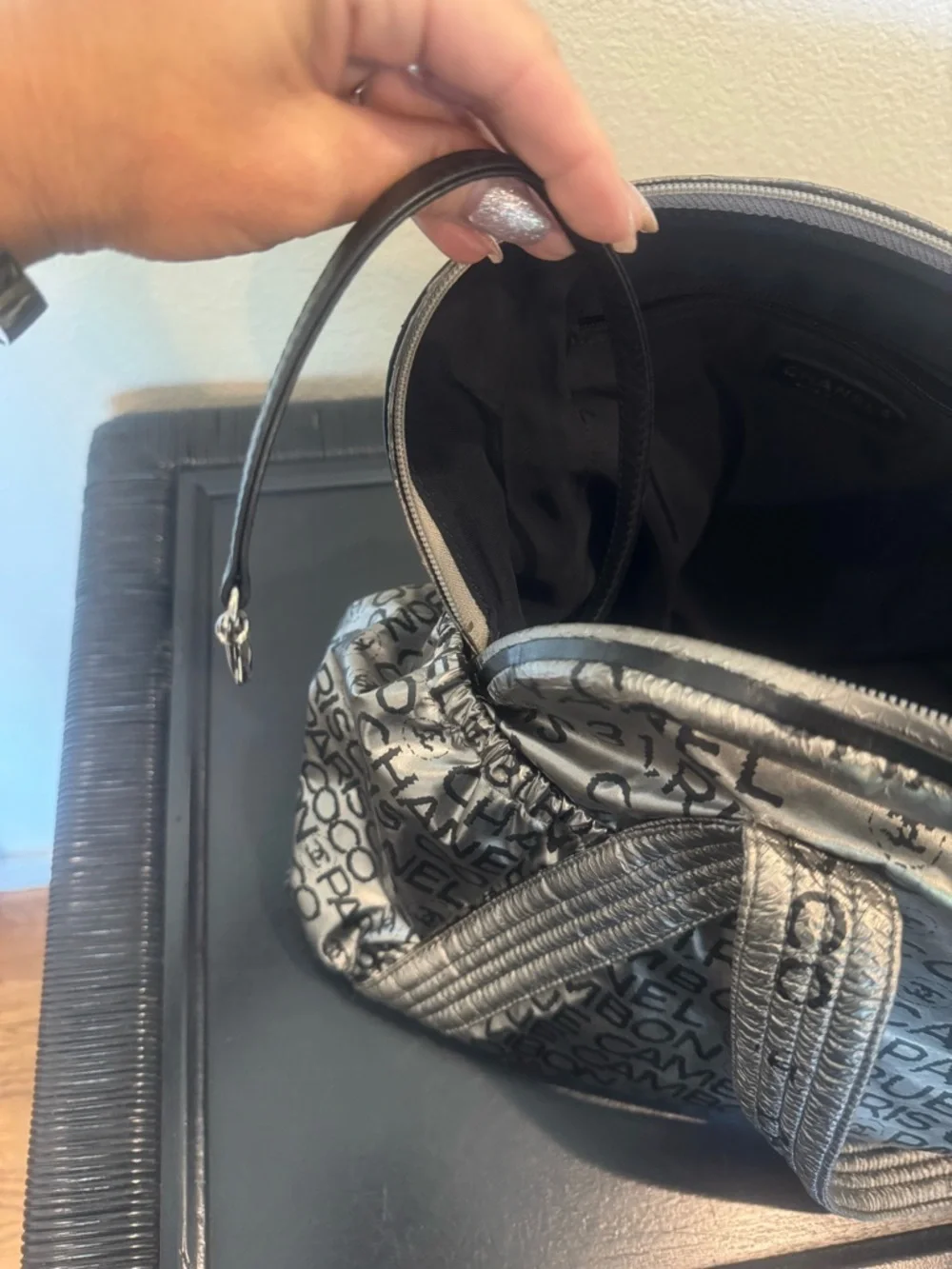 CHANEL Unlimited 31 Rue Cambon Metallic Silver Tote - Picture 12 of 15